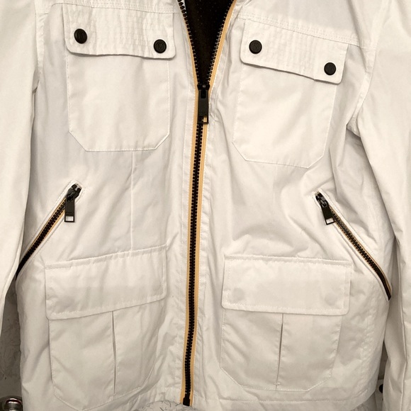 Andrew Marc white rain jacket with hidden hood. Beautiful detail. - Picture 3 of 6